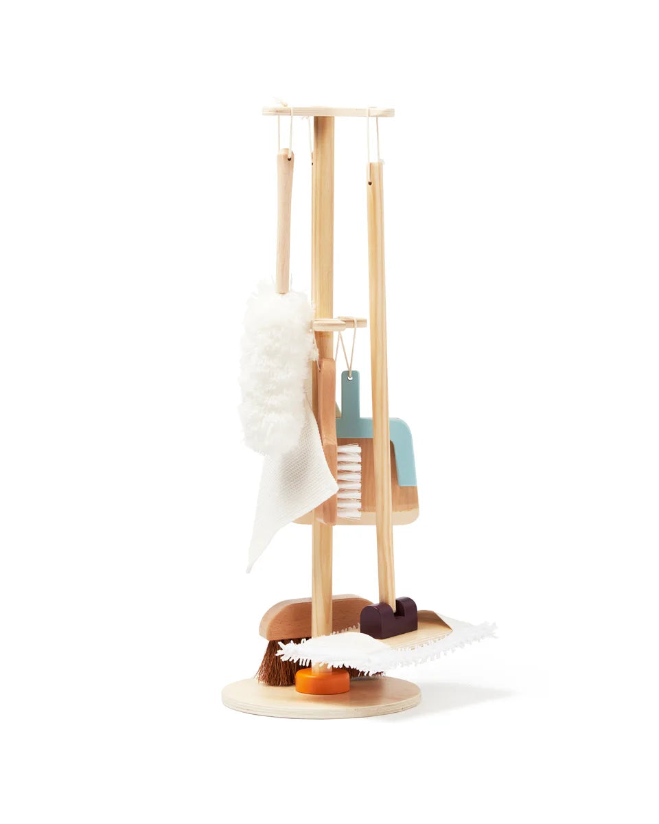 Kids Concept Kinder Putzset im Einsatz bei Bärechind kaufen in Winterthur, Zürich, Schweiz.