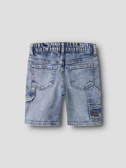 Hellblaue Denim Jeansshorts für Kinder mit lockerem Schnitt, kaufen bei Bärechind Winterthur Zürich Schweiz.