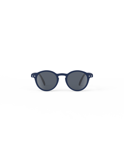 IZIPIZI Kinder Sonnenbrille Navy Blue Frontansicht mit runden Gläsern – erhältlich bei Bärechind in Winterthur, Zürich, Schweiz