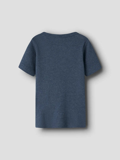 Dunkelblaues Kinder T-Shirt aus weicher Ripp Baumwolle, erhältlich bei Bärechind Winterthur Zürich Schweiz.