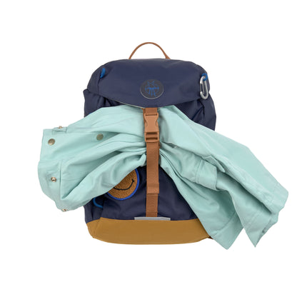 Lässig Wanderrucksack in Navy mit herausnehmbarer Sitzunterlage, praktisch für Pausen unterwegs, im Bärechind Winterthur.