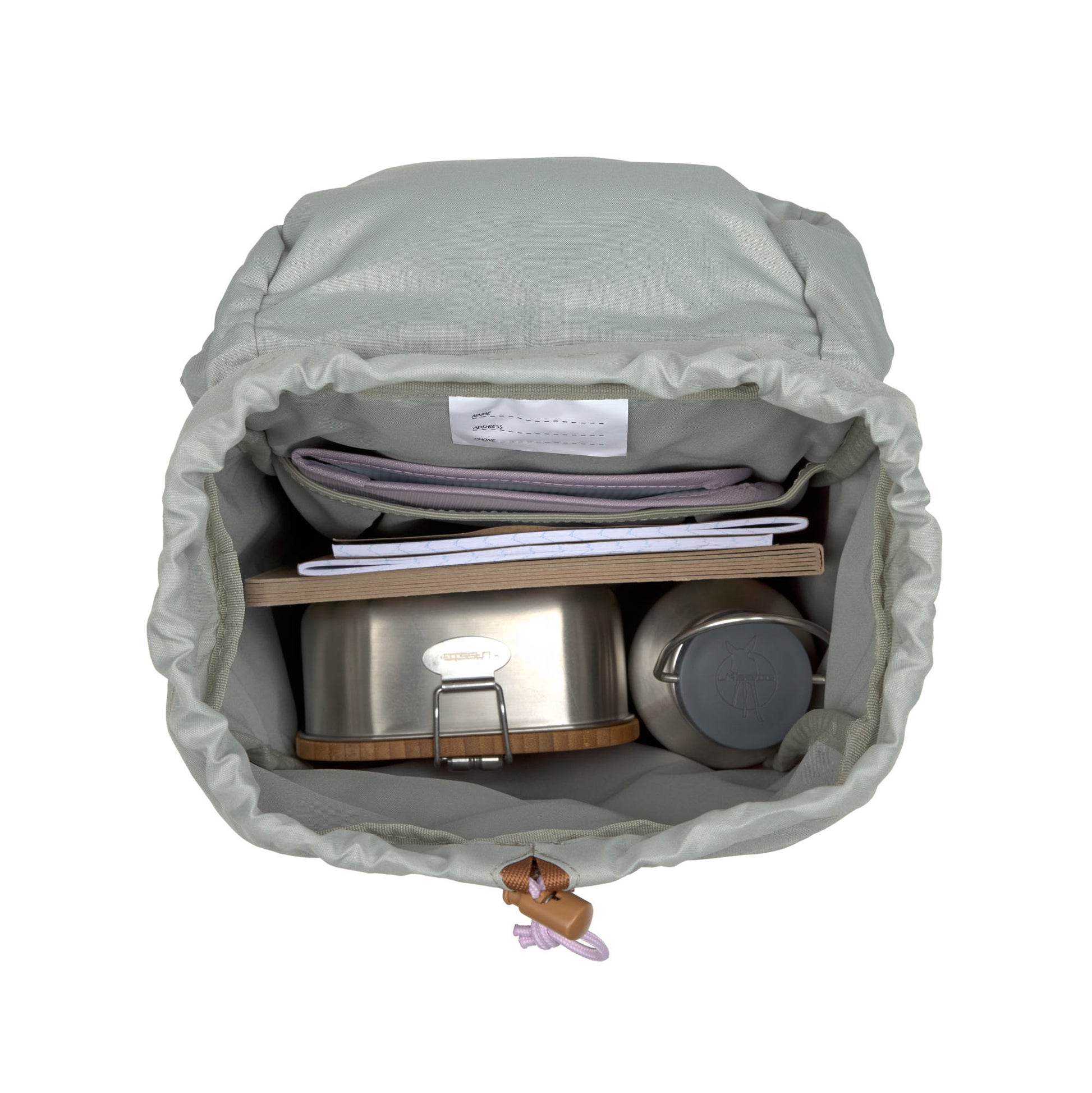 Geöffneter Lässig Wanderrucksack in Lilac mit Sicht auf Innenraum und Sitzunterlage, im Bärechind Winterthur.