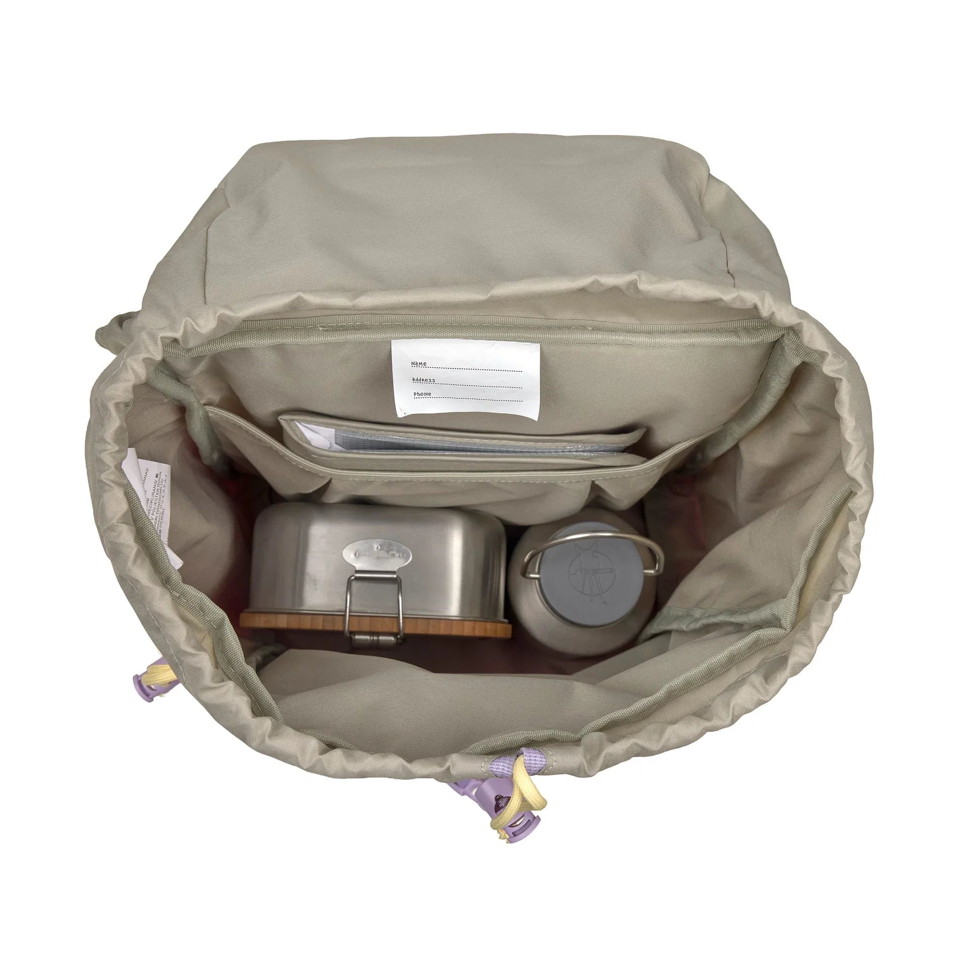 Geräumiges Innenfach des Lässig Wanderrucksacks Happy Trails Blume mit Platz für Znünibox, Trinkflasche und Wechselkleidung, im Bärechind Winterthur.
