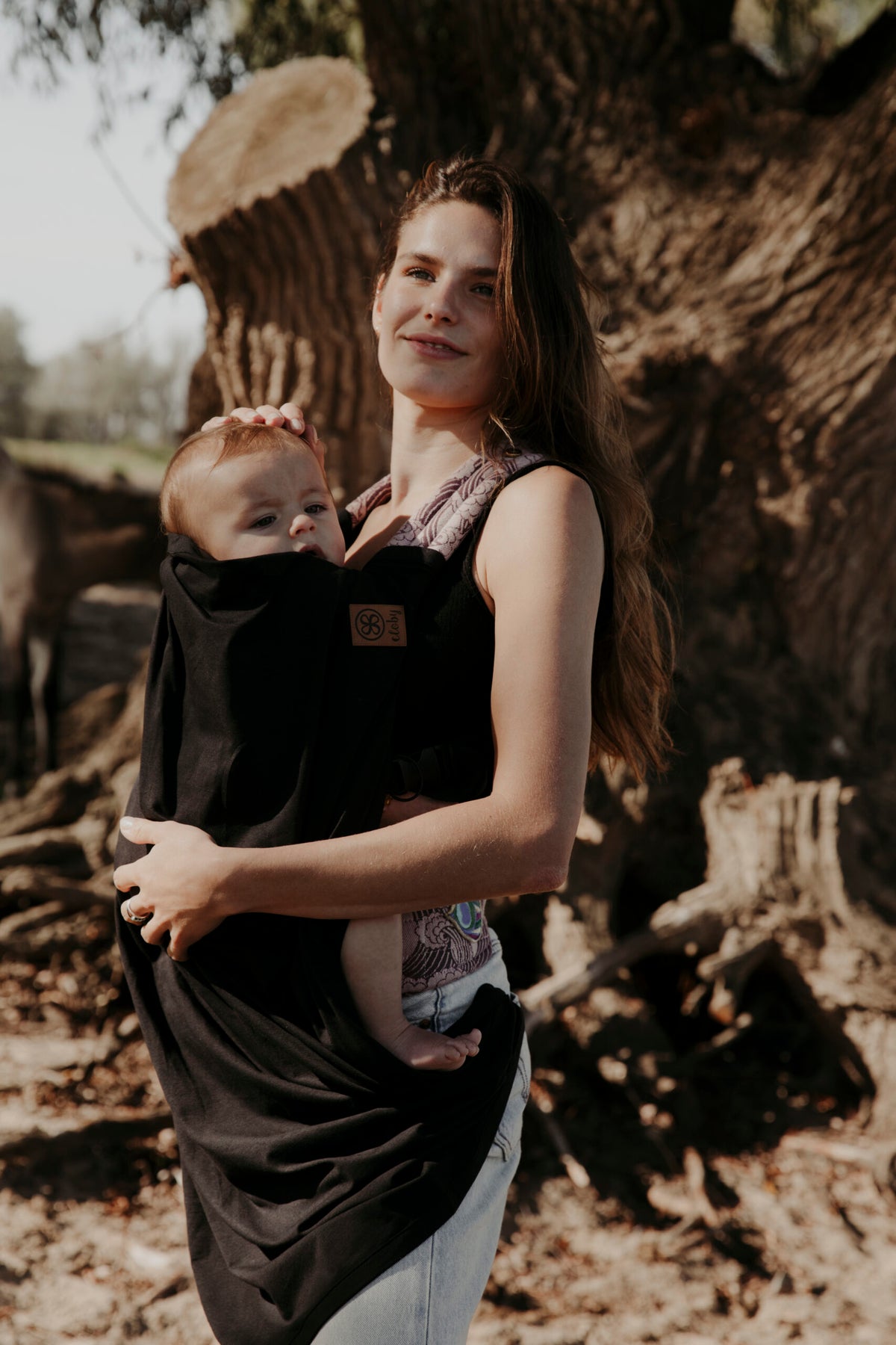 Babydecke von Libby als Tragehilfe im Alltag