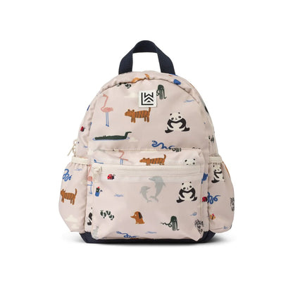 Liewood Andreas Kinder-Rucksack mit Around-the-World-Motiv in Sandy – erhältlich im Bärechind Winterthur, Zürich, Schweiz.