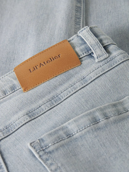 Detail Label Kinder Jeans aus Denim von Lil' Atelier im Bärechind Kinderladen Winterthur Zürich Schweiz