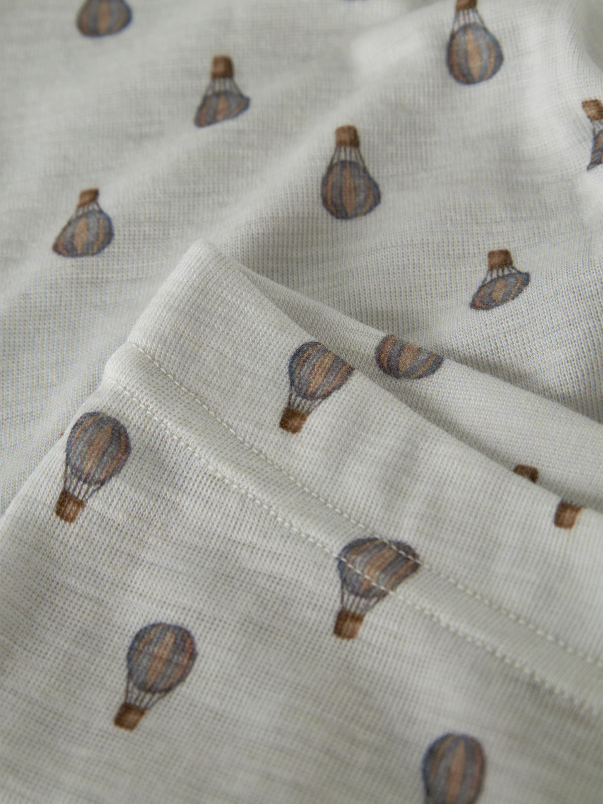 Bärechind Lil'Atelier Merino Heissluftballon Legging, Detailansicht des weichen Wollstoffs