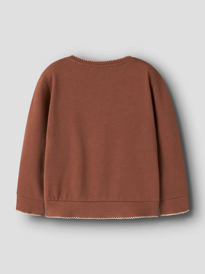 Rückseite des LIL' ATELIER Sweatshirts aus Bio Baumwolle in rostbraun für Babys und Kinder