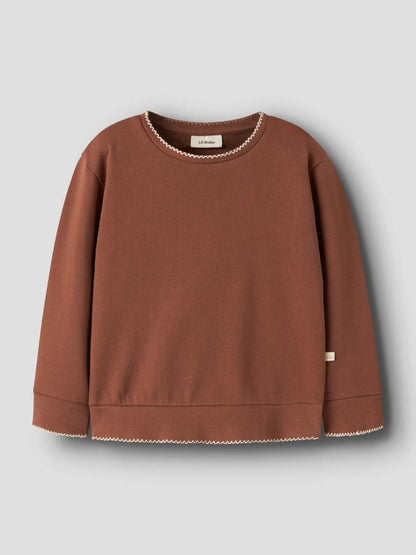 LIL' ATELIER Sweatshirt aus Bio Baumwolle in rostbraun mit kontrastfarbener Ziernaht für Babys und Kinder