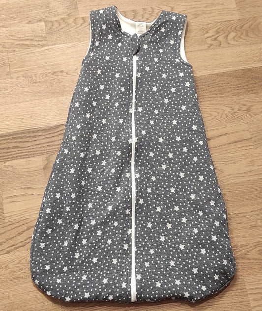 Extra warmer Lilano Babyschlafsack aus Wolle mit Sternen – ideal für kalte Nächte.