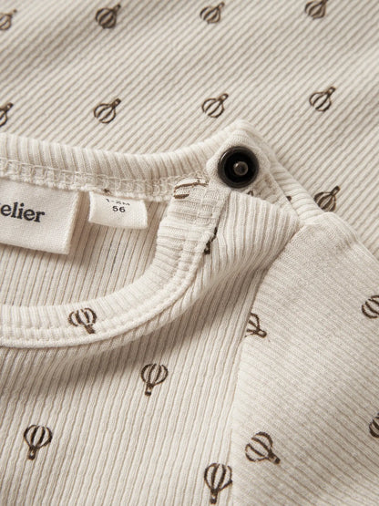 Detailaufnahme von Rippstoff und Heissluftballonmuster von LIL'ATELIER bei Bärechind Winterthur Zürich Schweiz