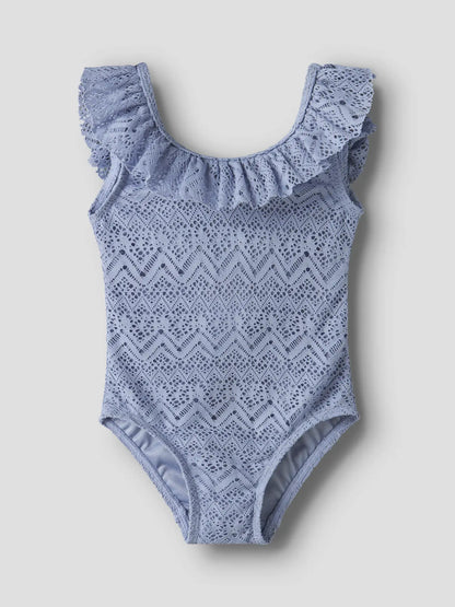 Kinder Badeanzug in Blau mit Rüschen von Lil’Atelier, erhältlich bei Bärechind in Winterthur, Zürich, Schweiz