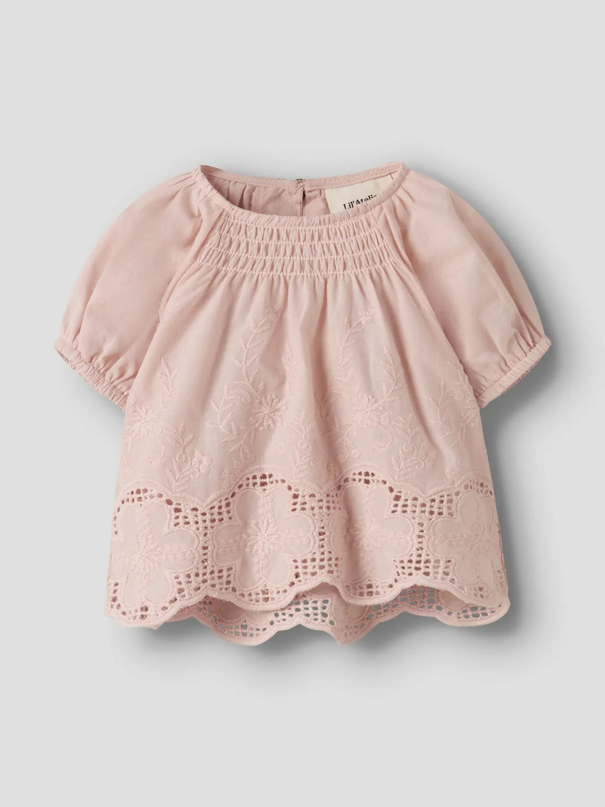 Rosa Bluse mit Lochstickerei aus Baumwolle von Lil’Atelier bei Bärechind in Winterthur, Zürich, Schweiz