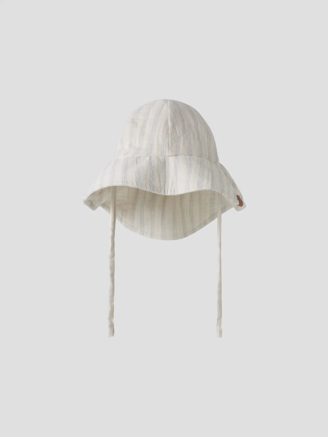 Cremefarbener Sonnenhut aus Baumwolle mit Bindeband von Lil’Atelier bei Bärechind in Winterthur, Zürich, Schweiz