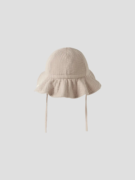 Beiger Sonnenhut mit Struktur aus Baumwolle von Lil’Atelier bei Bärechind in Winterthur, Zürich, Schweiz