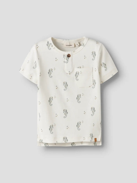 Kinder T-Shirt aus Bio-Baumwolle mit Seepferdchenmuster von Lil' Atelier bei Bärechind Kinderladen Winterthur Zürich Schweiz.