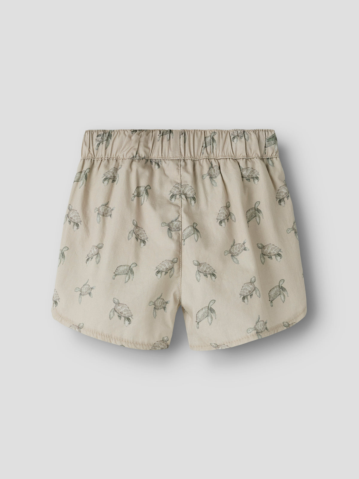 Rückseite der Lil'Atelier Badehose aus Baumwolle mit Schildkrötenmuster bei Bärechind Winterthur, Zürich, Schweiz.