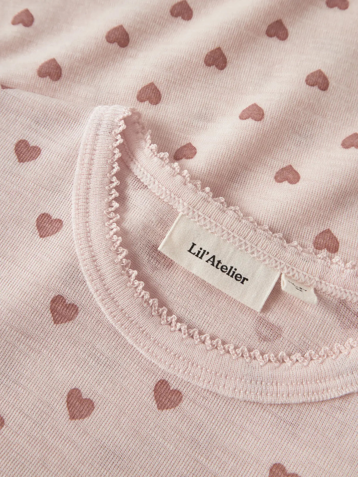 Detailansicht des Langarmshirts mit Herzchenprint, Morganite