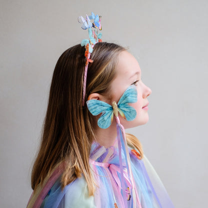 Kind mit Mimi & Lula Schmetterling Zauberstab von Kinderladen, Bärechind Winterthur Zürich Schweiz