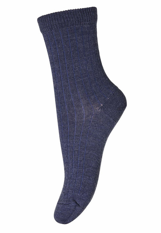 Dunkelblaue Wollripp Socken aus mulesingfreier Merinowolle von MP Denmark in der Farbe Dark Denim Blue, erhältlich im Bärechind Winterthur.