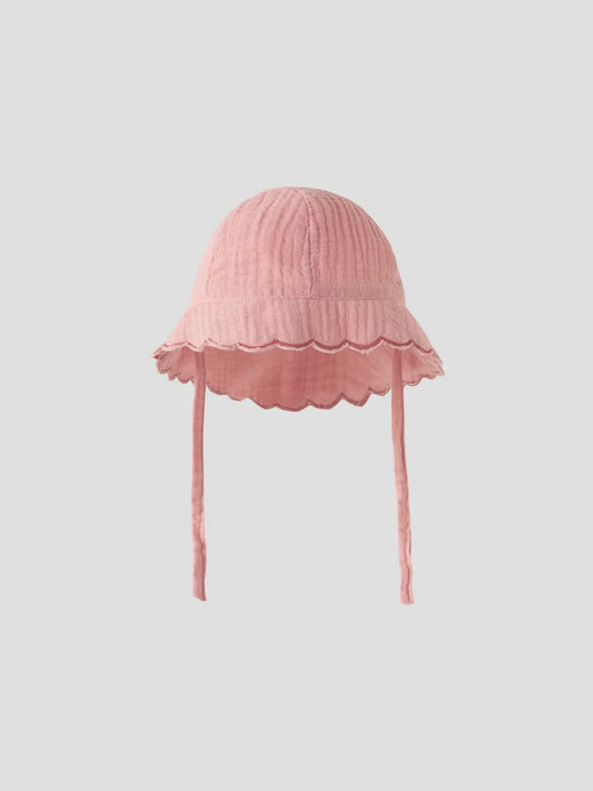 Rosa Musselin Shorts aus Bio-Baumwolle flachliegend, erhältlich bei Bärechind in Winterthur, Zürich, Schweiz