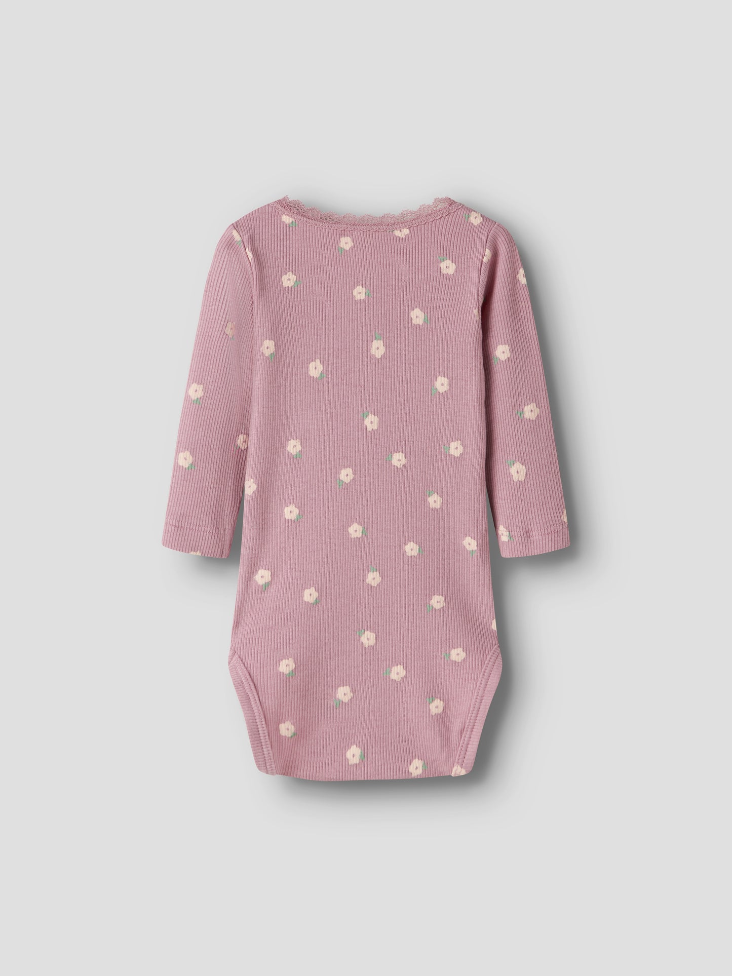 Rückseite des NAME IT Ripp Bodys aus Baumwolle und TENCEL™ Lyocell in Altrosa mit Blumenprint für Babys