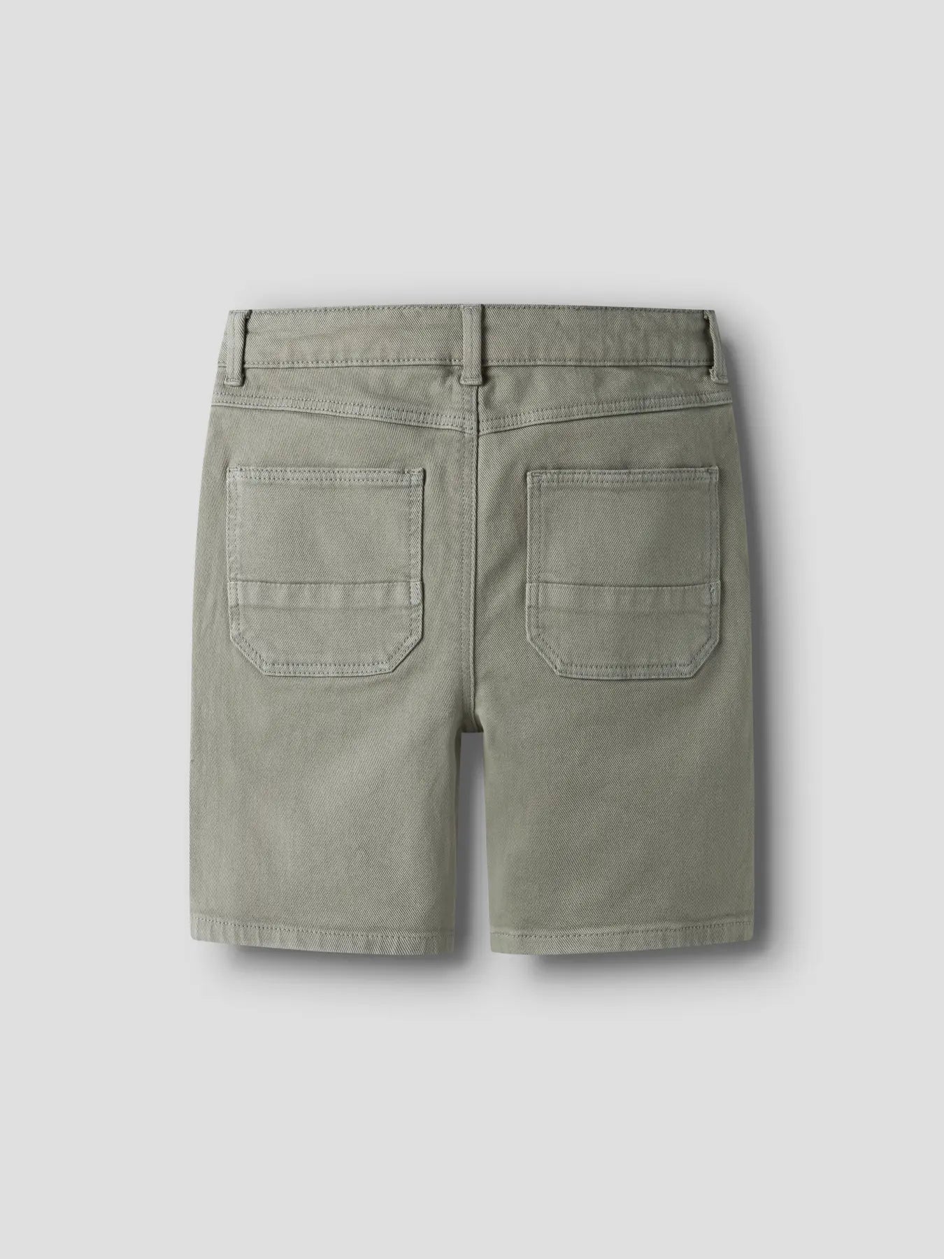Kinder Chino Shorts in Grün von name it, erhältlich bei Bärechind in Winterthur, Zürich, Schweiz