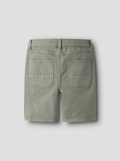 Kinder Chino Shorts in Grün von name it, erhältlich bei Bärechind in Winterthur, Zürich, Schweiz