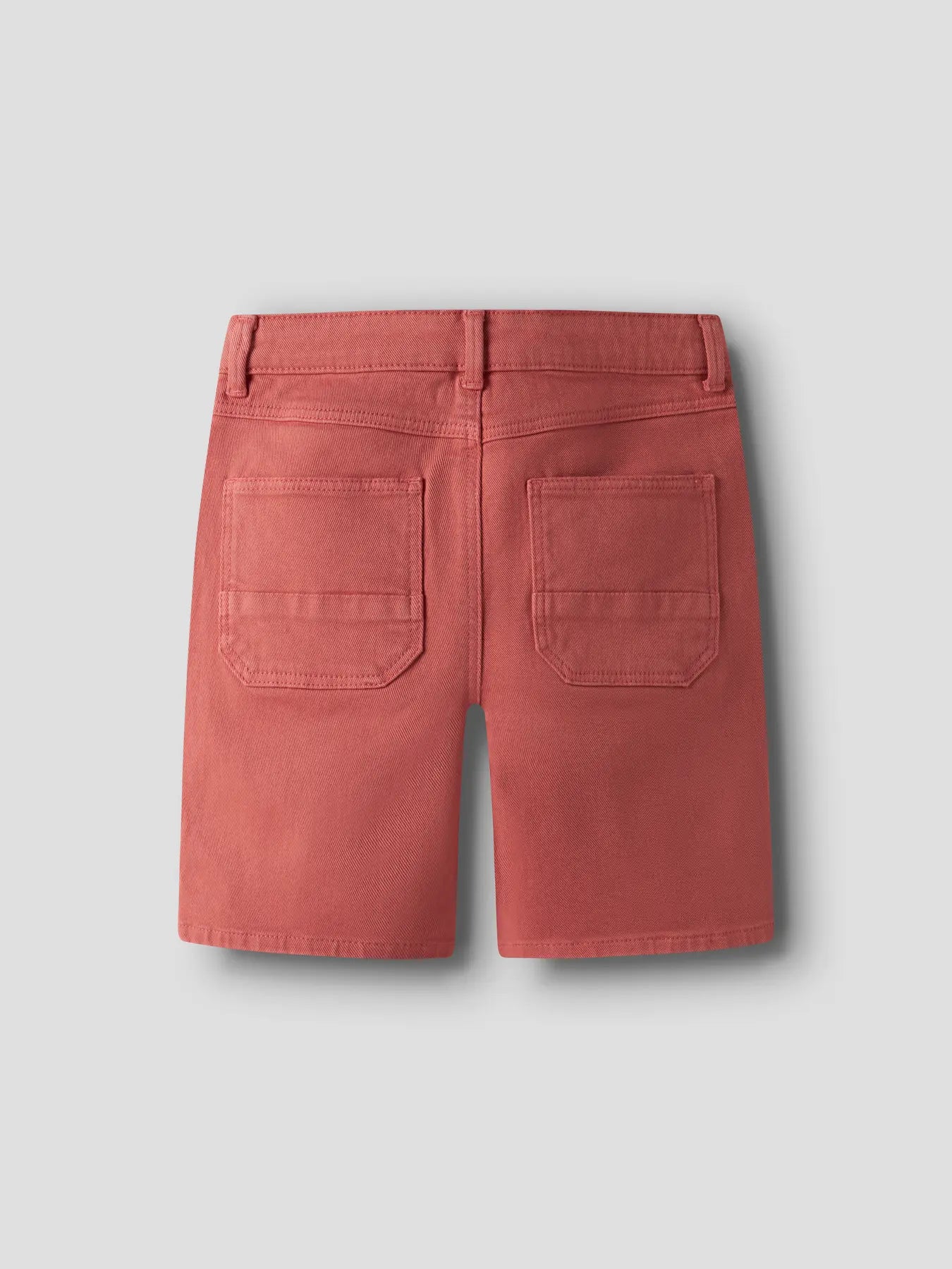 Kinder Chino Shorts in Koralle von name it, erhältlich bei Bärechind in Winterthur, Zürich, Schweiz