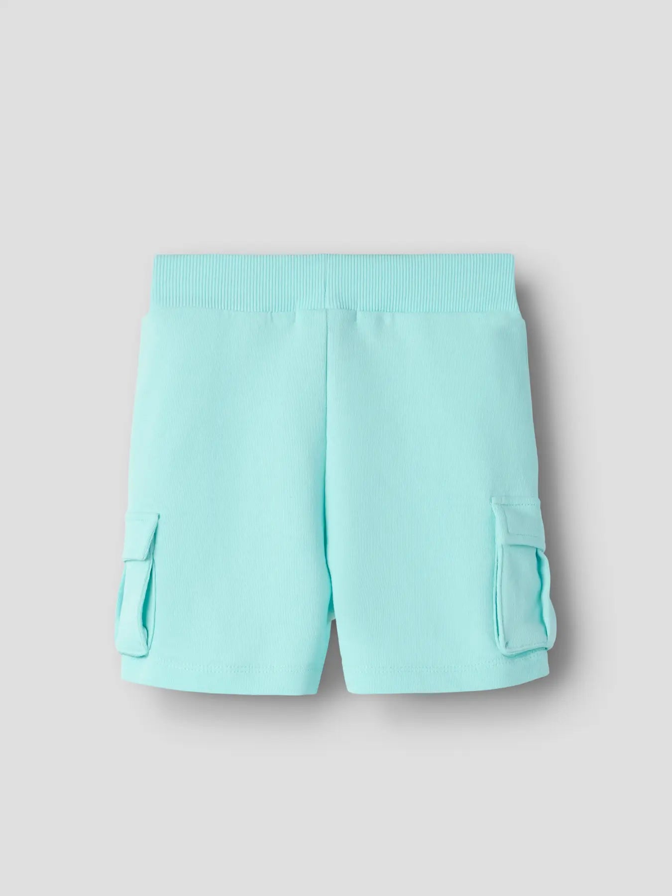 Kinder Sweat Shorts in Mint mit Taschen von name it, erhältlich bei Bärechind in Winterthur, Zürich, Schweiz