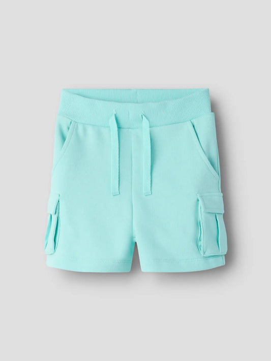 Mintfarbene Sweat Shorts für Kinder aus Baumwolle von name it bei Bärechind in Winterthur, Zürich, Schweiz