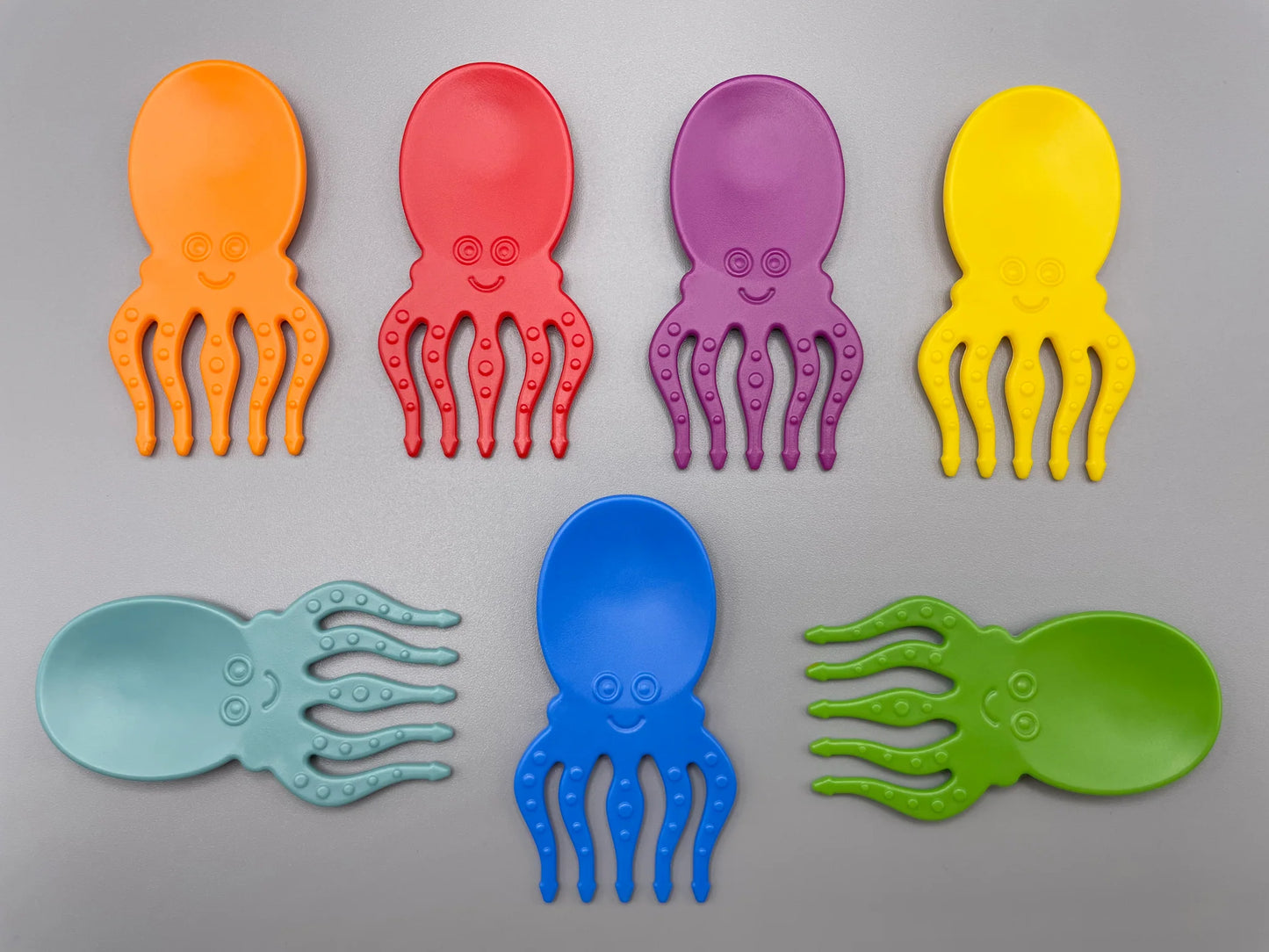 Das 7er Set der Oktopus Snack Pikser von Pieksi & Griffel in verschiedenen Regenbogenfarben für Znüni und Bento-Boxen. Erhältlich im Bärechind Winterthur.