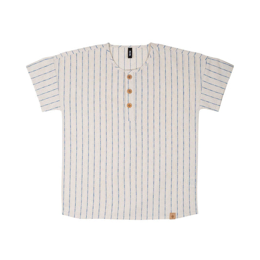 Leichtes und atmungsaktives Kids-Shirt aus Leinen-Baumwolle mit Streifenmuster. Perfekt für den Sommer in Winterthur, Zürich, Schweiz.