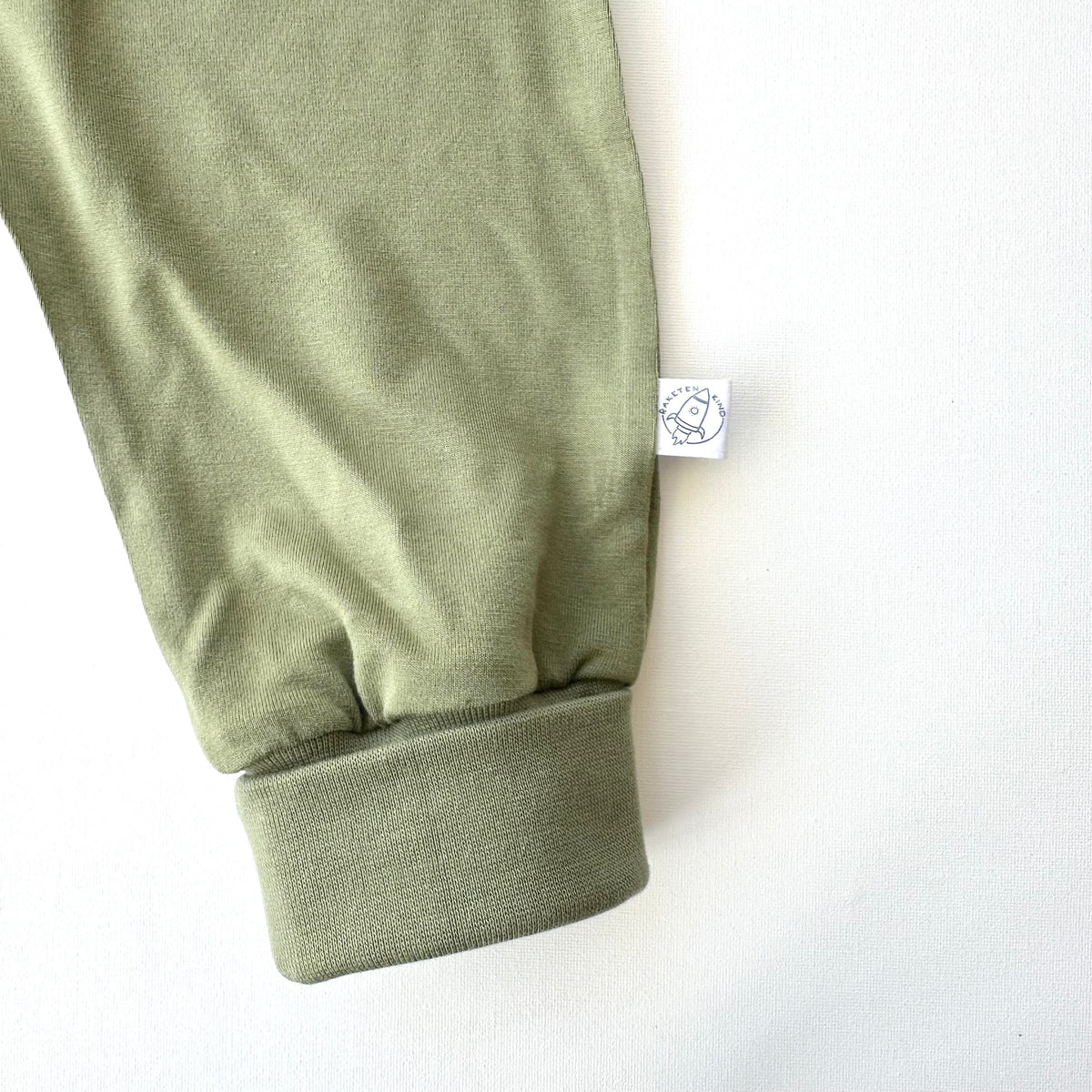 Detail Bündchen Bambus Hose olive weich elastisch Bärechind Winterthur Zürich Schweiz kaufen