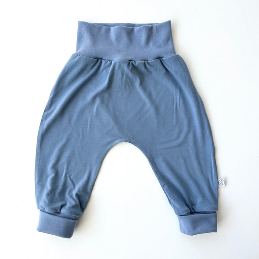 Bambus Hose von Raketenkind stonewashed blau flachliegend Bärechind Winterthur Zürich Schweiz kaufen