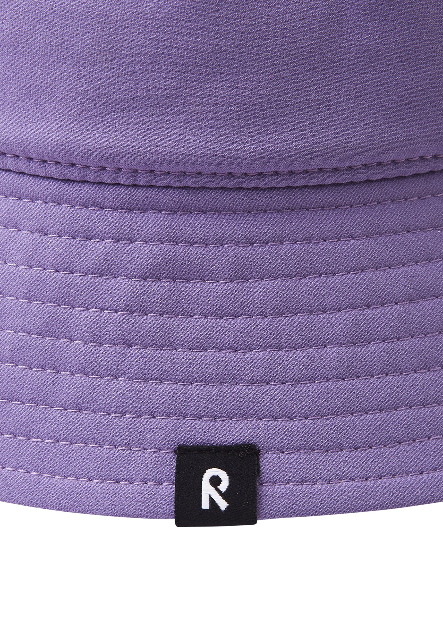 Detailansicht des Reima Bucket Hats für Kinder in Lila – saubere Verarbeitung und weiches Material