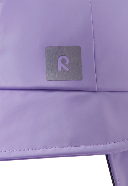 Detailansicht des Reima Rainy Regenhuts für Kinder – wasserdichtes Material und reflektierendes Logo