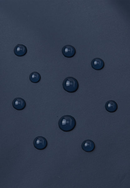 Wasserabweisendes, PVC-freies Material des Reima Regenhut Rainy Navy bei Bärechind