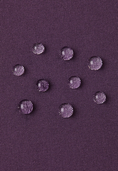Detailaufnahme wasserabweisendes Softshell-Material Reima Oikotie Deep Purple