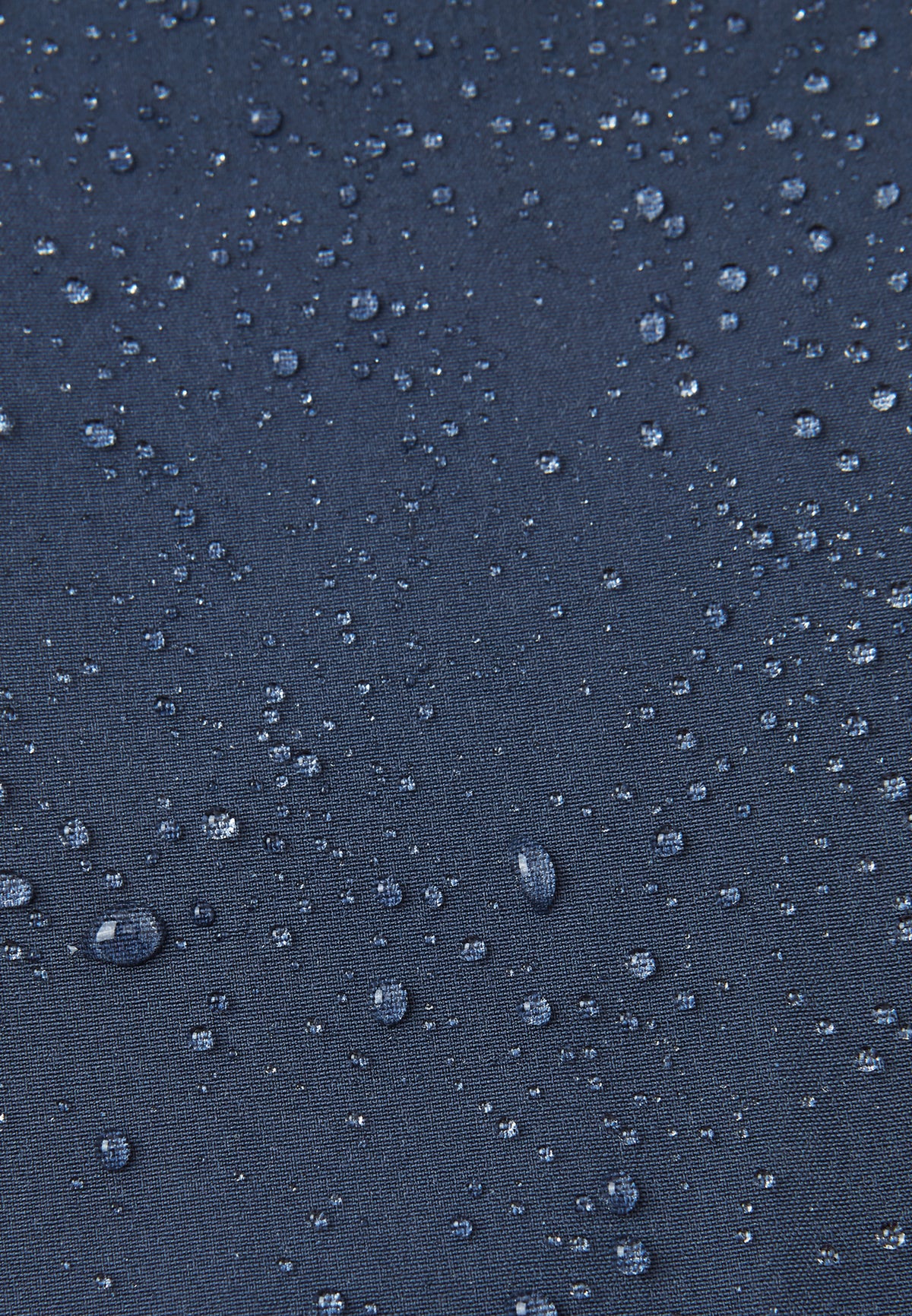 Detailaufnahme wasserabweisendes Softshell-Material Reima Oikotie Navy
