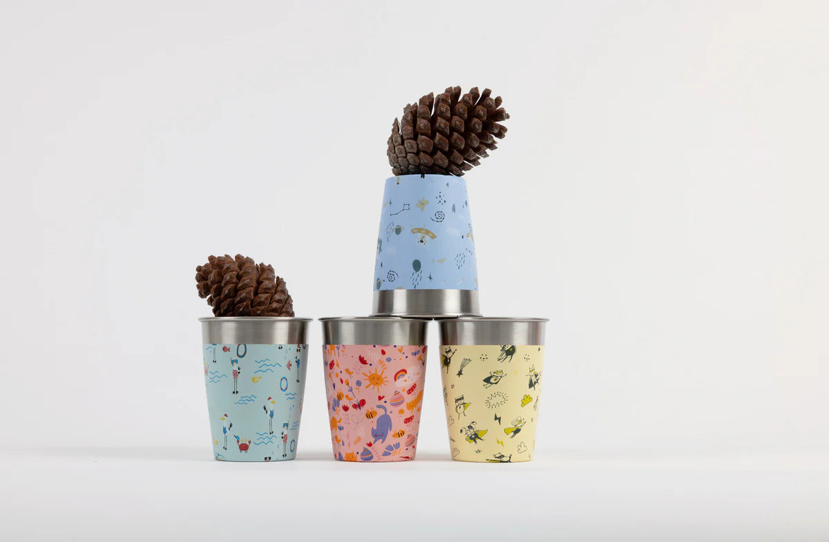 SIGG Edelstahl Kinderbecher Daydream im Familienalltag mit farbigem Design. Erhältlich im Bärechind Winterthur, Zürich, Schweiz.