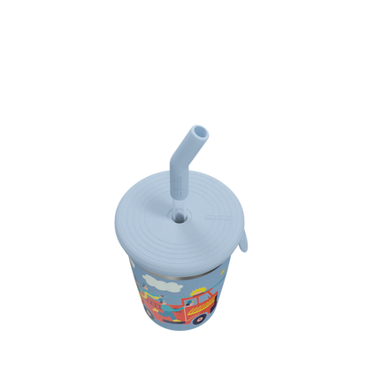 Kinderbecher von SIGG mit Feuerwehrdesign und integriertem Trinkhalm für den Familienalltag. Erhältlich im Bärechind Winterthur, Zürich, Schweiz.