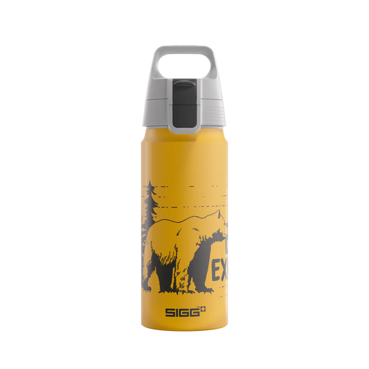 SIGG Aluminium Trinkflasche 0.6L mit Bärenmotiv in Gelb für Kinder. Erhältlich im Bärechind Winterthur, Zürich, Schweiz.