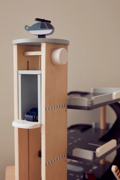 Spielzeug Parkgarage AIDEN aus Holz von Kids Concept von oben fotografiert, zu kaufen bei Bärechind in Winterthur, Zürich, Schweiz.