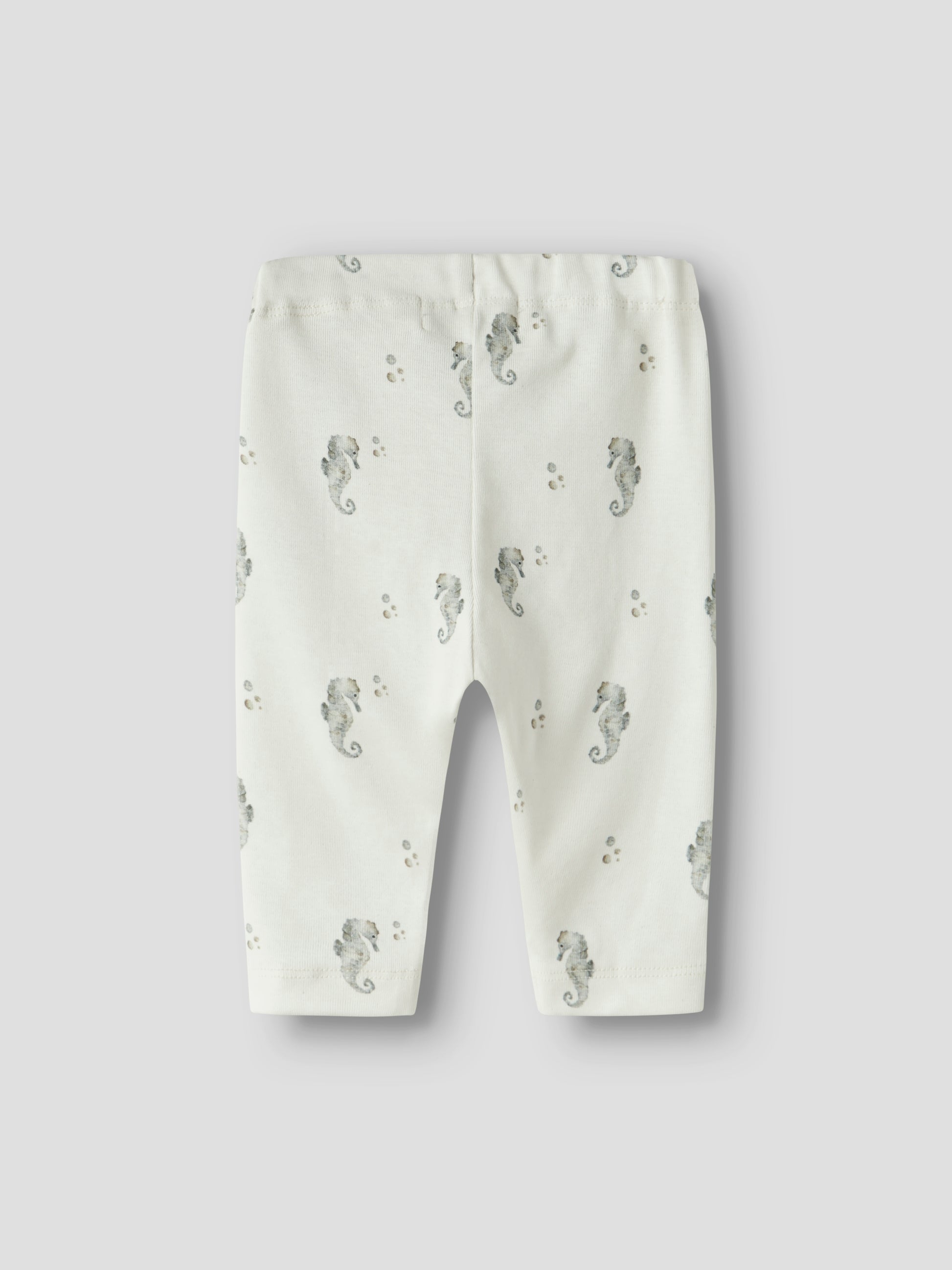Rückseite der LIL’ATELIER Baby Stoffhose mit Seepferdchen Print im Bärechind Winterthur Zürich Schweiz.