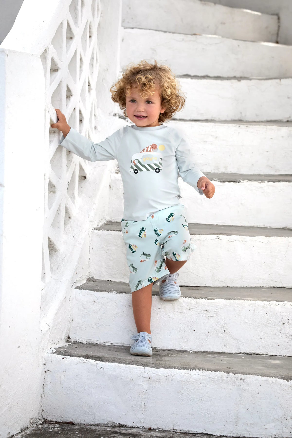 Baby trägt Lässig UV Badehose Ice Cream bei Bärechind Winterthur Zürich Schweiz
