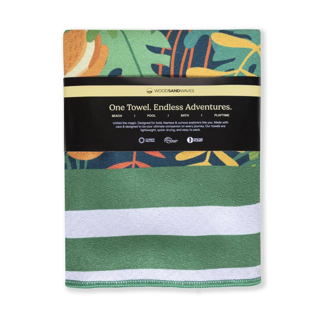 Leichtes und kompaktes Kinderstrandtuch von Woods & Waves mit farbenfrohem Jungle Tales Muster