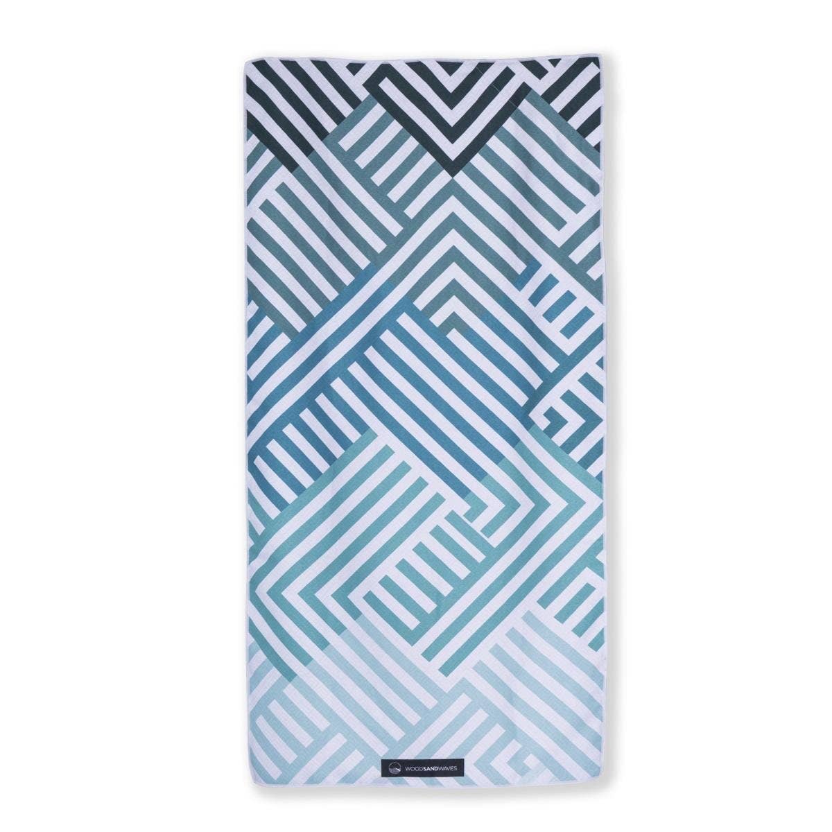 Woods & Waves Kinderstrandtuch Mint Relaxation mit geometrischem Muster in Mint und Blau