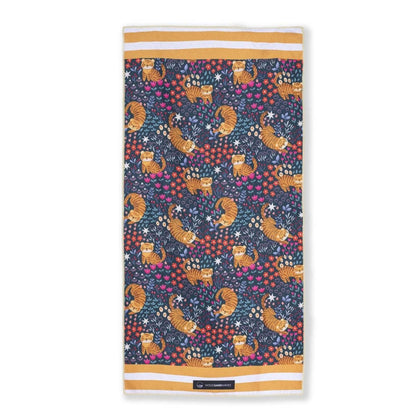 Woods & Waves Kinderstrandtuch Tropical Tiger mit buntem Tigermotiv und Blumenmuster