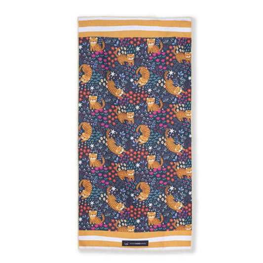 Woods & Waves Kinderstrandtuch Tropical Tiger mit buntem Tigermotiv und Blumenmuster